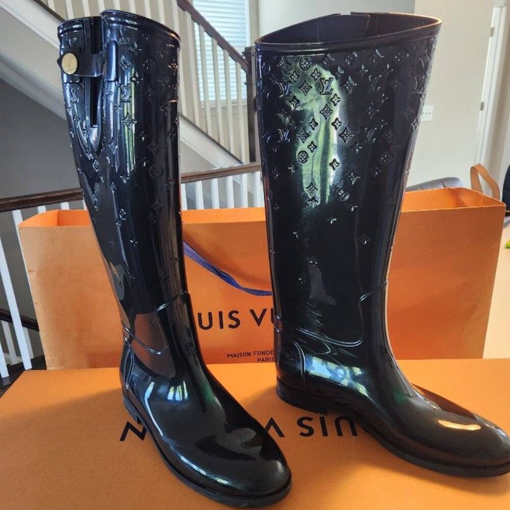Louis Vuitton Monogram Drop Flat High Rain Boots Size 41 with Dustbag and Box